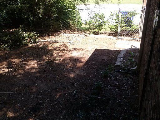 2nd image of 1000 Woodbridge Way NE