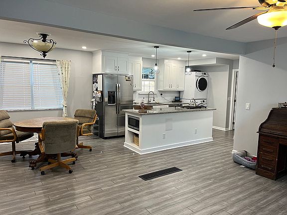 5th image of 28 Kathryn Ave