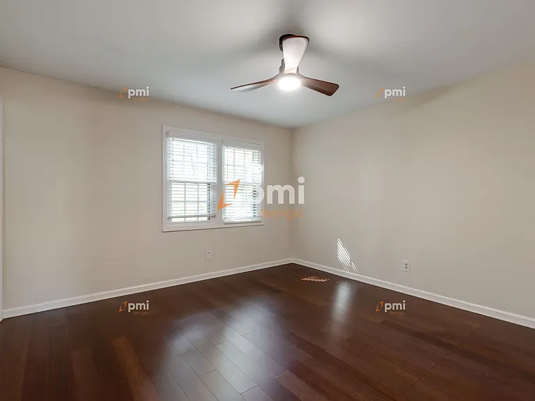 3083 Colonial Way #C — Photo 11