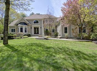 40 High Ridge Cir, Franklin, MA 02038