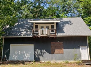 1276 Regent Rd, Topping, VA 23169