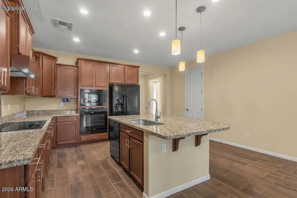 3 bed, 2.0 bath, 1982 sqft, $3,000 — Photo 3