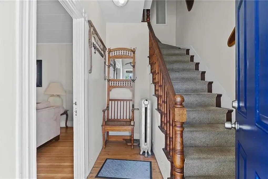 16 Dean Ave - 1 — Photo 1