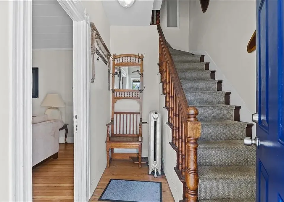 16 Dean Ave #1