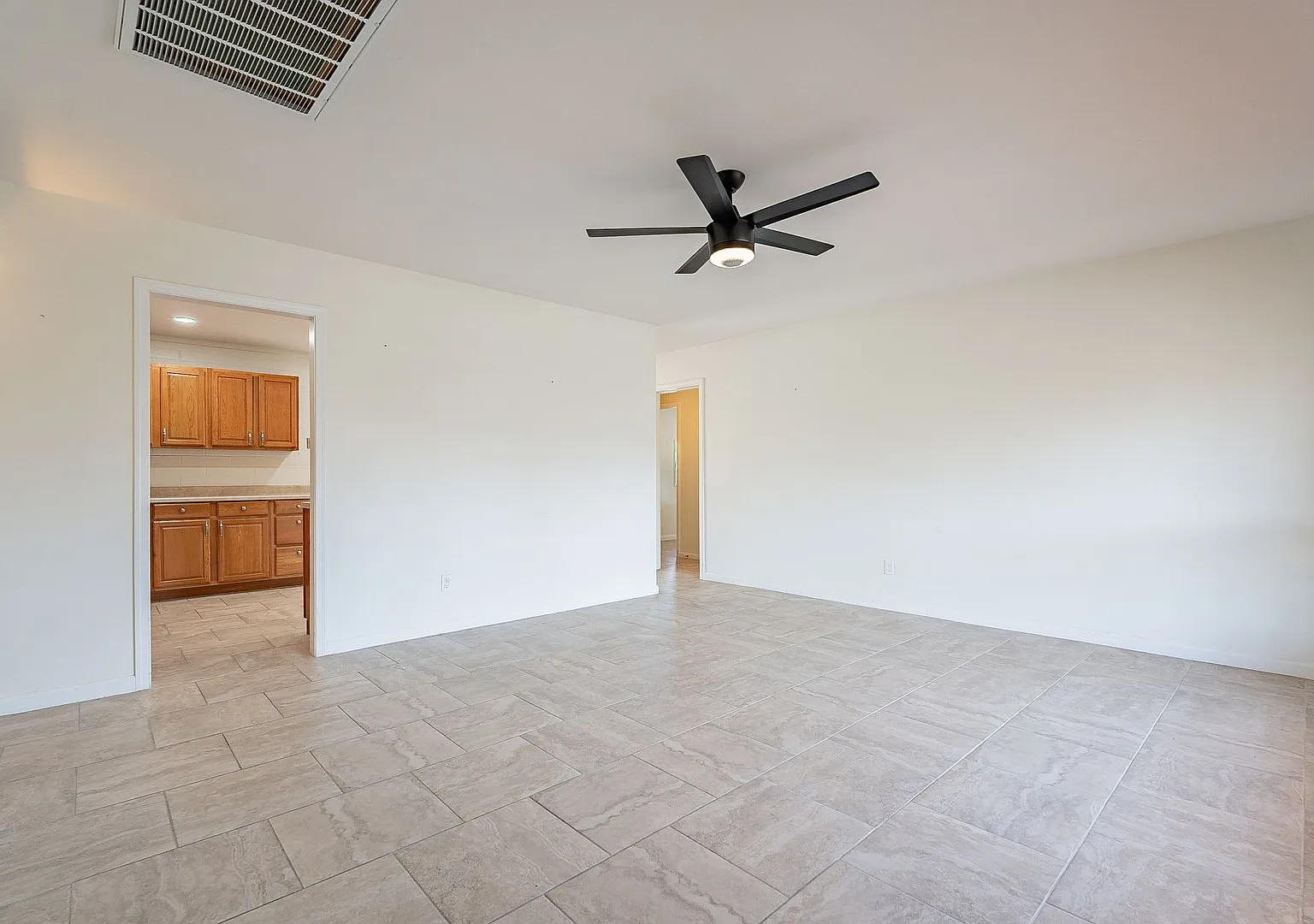 Sun City 55+ Living | Spacious Ranchero Model + Arizona Room — Photo 4