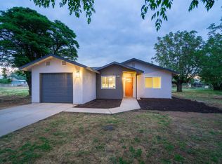 3872 S Fairbanks Ave, Sanger, CA 93657