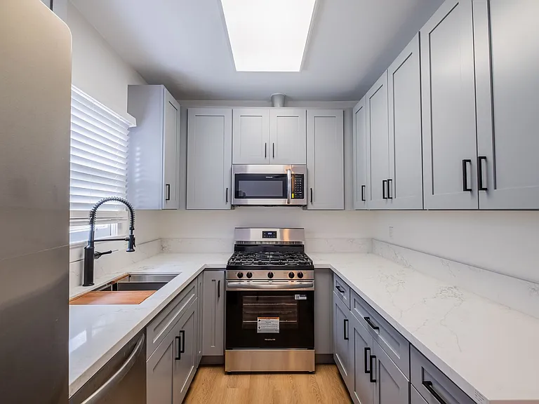 108 Broadway Residences — Photo 9