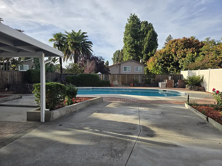 133 Cheltenham Way — Photo 9