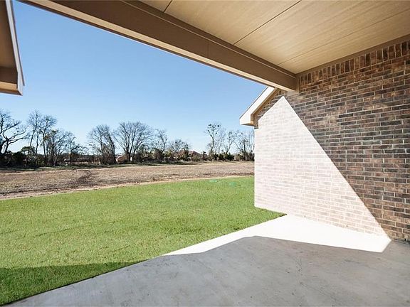 4th image of 1161 Yukon Blvd