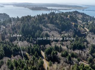 4 Cinnabar Ln, North Bend, OR 97459