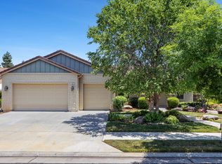 1977 N Dara Ave, Clovis, CA 93619