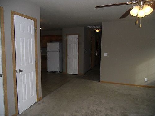 2nd image of 519 NW Woodbury Dr