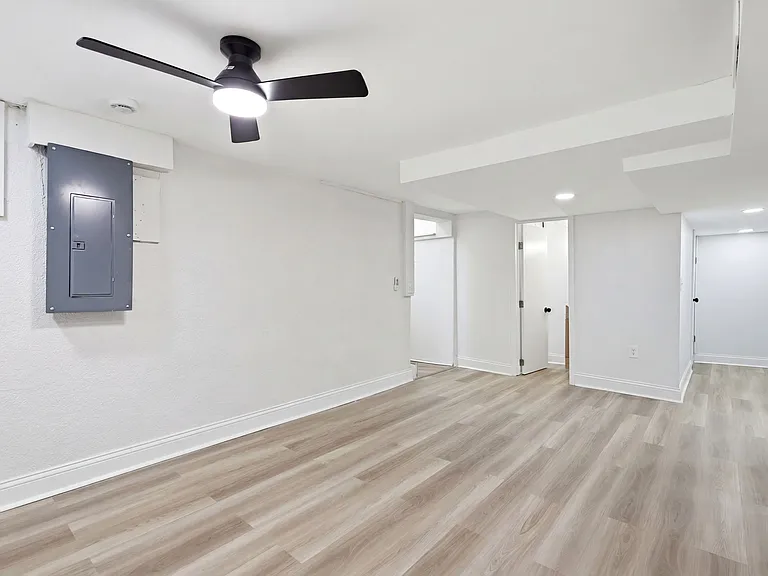 825 N Crysler Ave — Photo 8