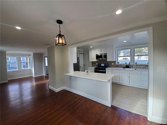 3rd image of 81 Haseco Ave