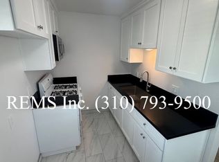 Remodeled 1 Bedroom Apartment in Hermosa Beach w/ Carport Parking, Hermosa Beach, CA 90254