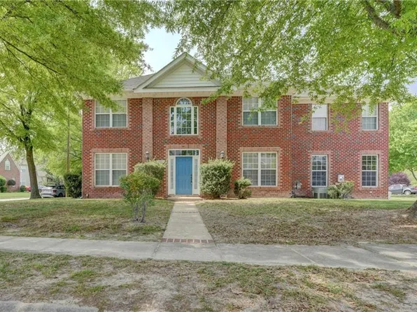 5111 S Links Cir, Suffolk, VA 23435