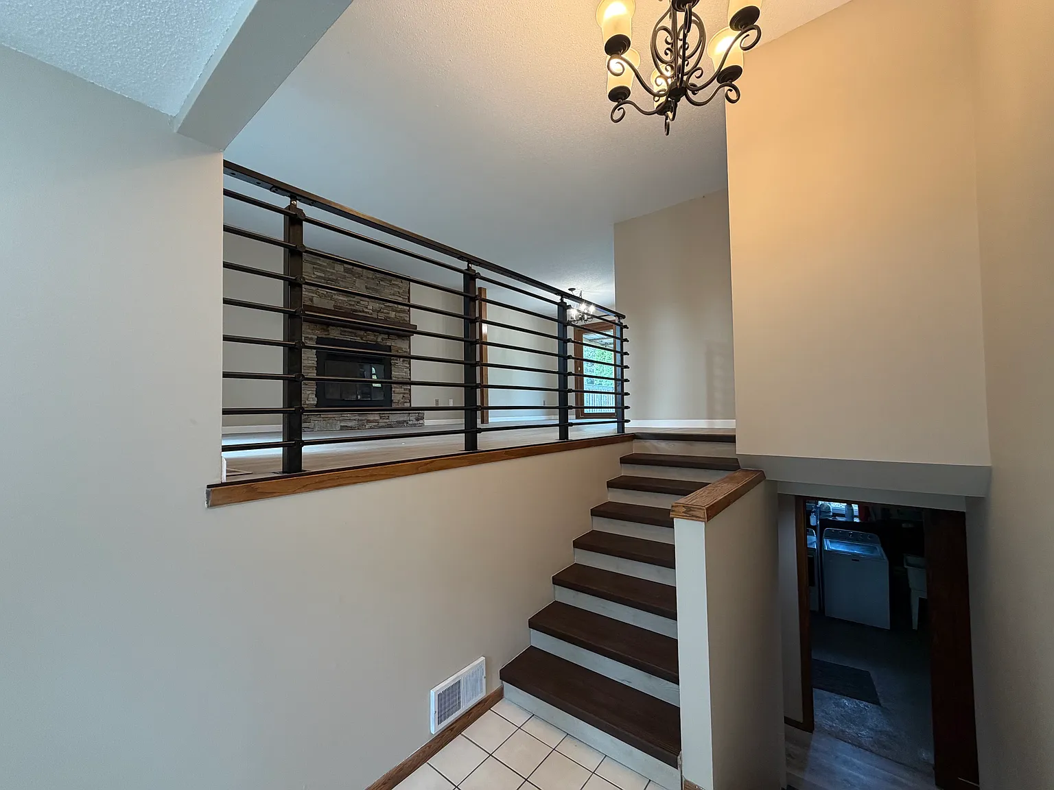4 bed, 2040 sqft, $2,700 — Photo 3