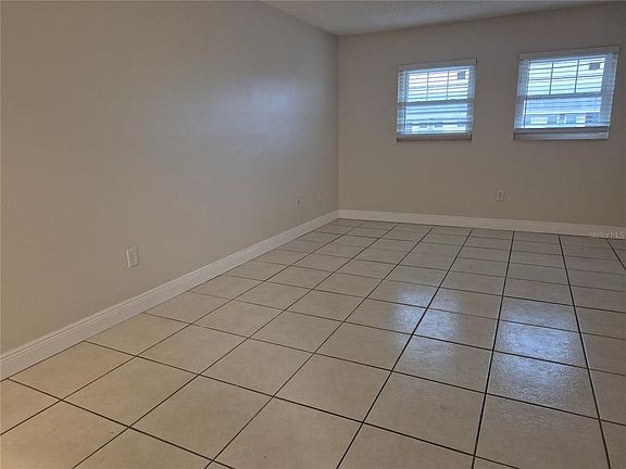 4th image of 845 Sky Lake Cir APT D