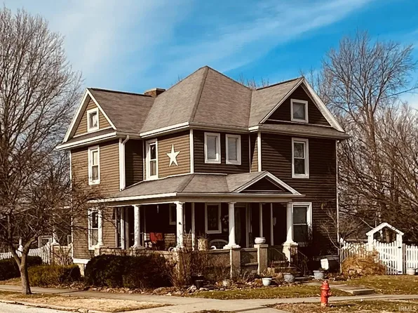 715 SE 2nd St, Washington, IN 47501