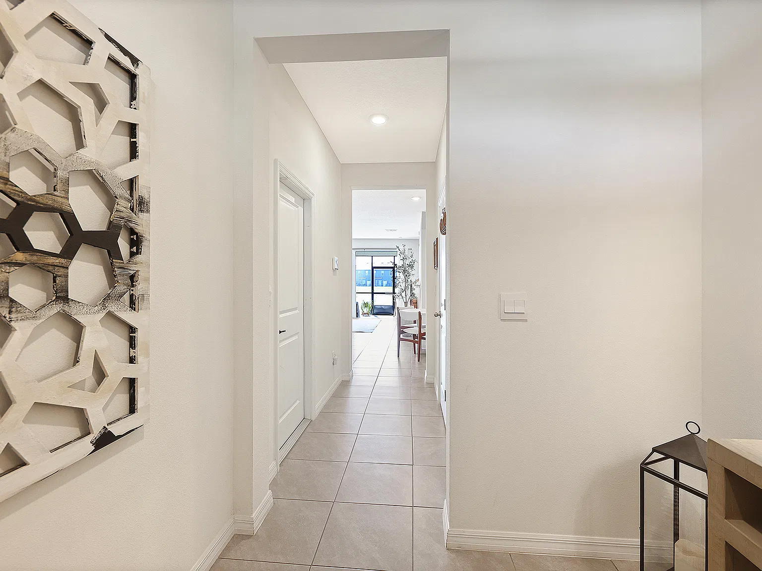 3 bed, 2.5 bath, 1673 sqft, $2,700 — Photo 2
