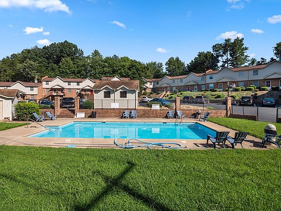 4th image of 50 Foxtree Dr APT 11