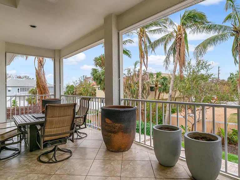 1200 Tree Bay Ln — Photo 4