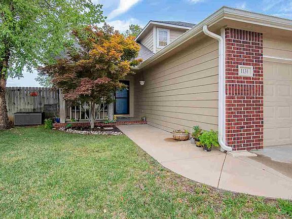2nd image of 1131 N Fontenelle Dr