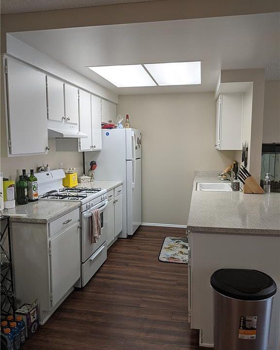 1st image of 122 S Clementine St