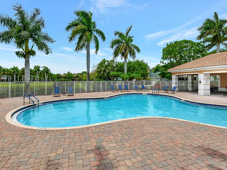 1418 W Wickham Cir #B — Photo 43