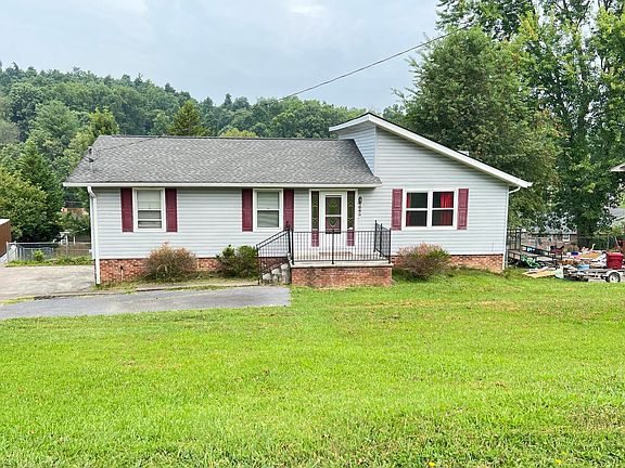 3rd image of 905 Mikapea Dr