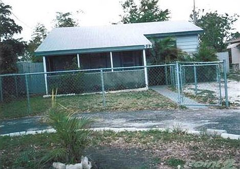 2nd image of 712 SW 7th Ave