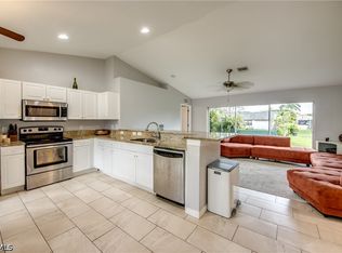 625 SW 11th Ter, Cape Coral, FL 33991