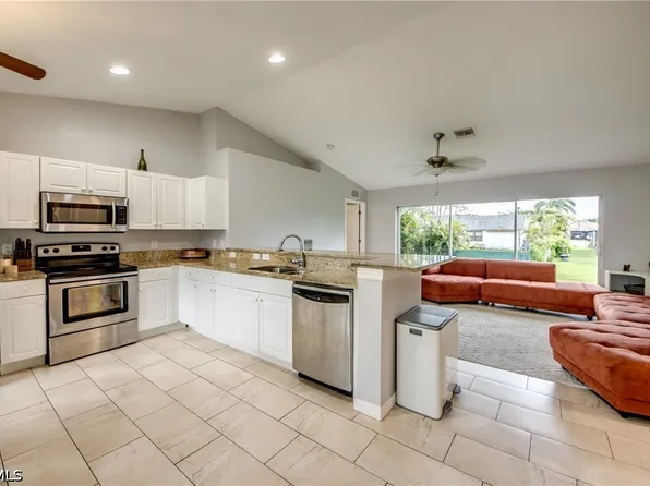 625 SW 11th Ter, Cape Coral, FL 33991
