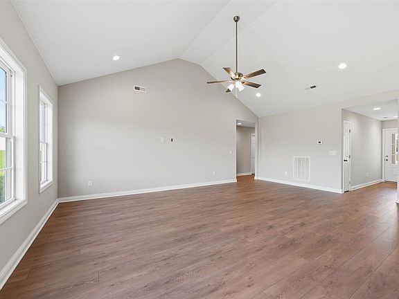 4th image of 77 Garden Way