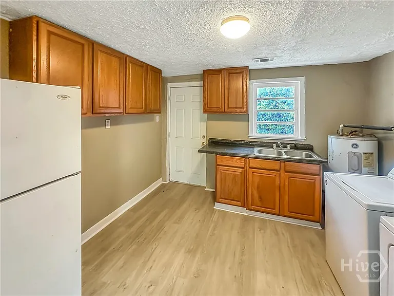1204 Murphy Ave — Photo 7