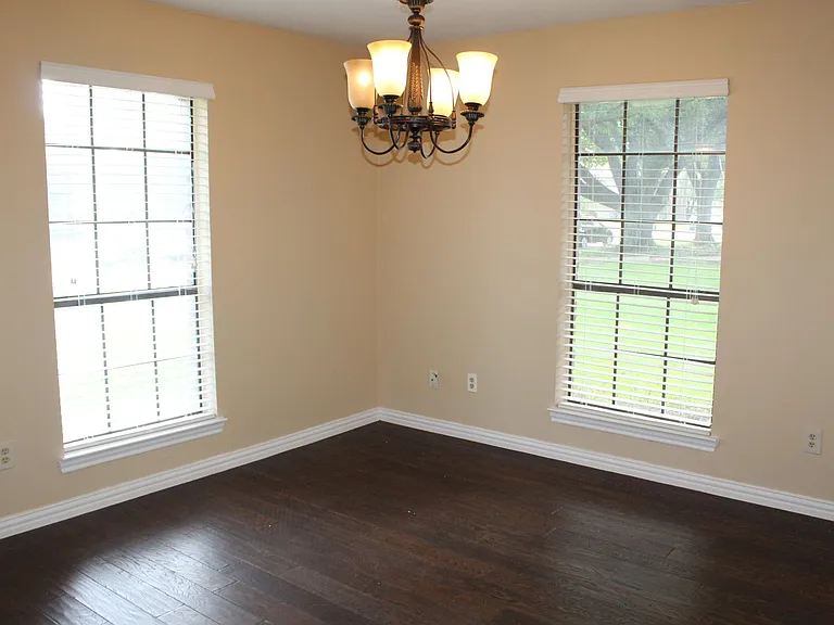 4037 Leon Dr — Photo 8