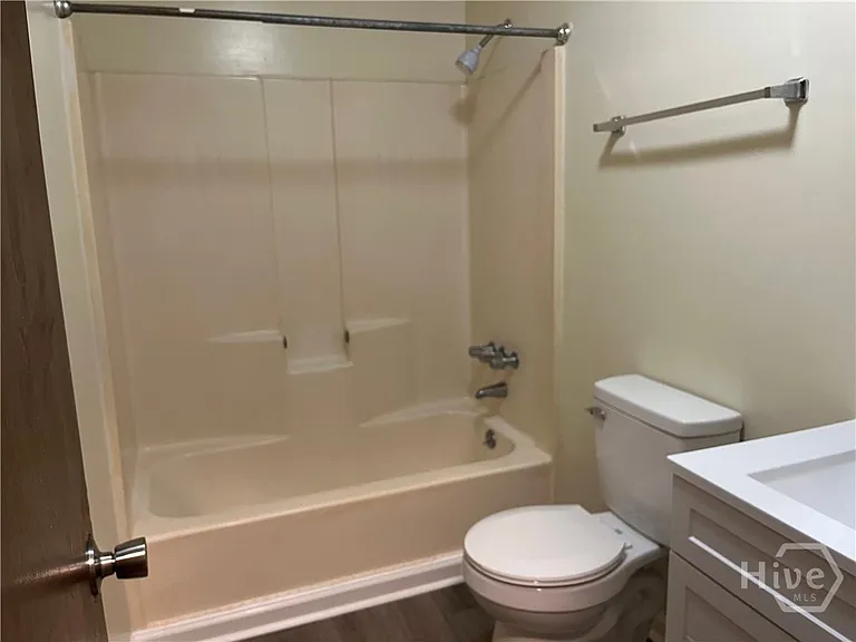 212 Rustwood Dr — Photo 6