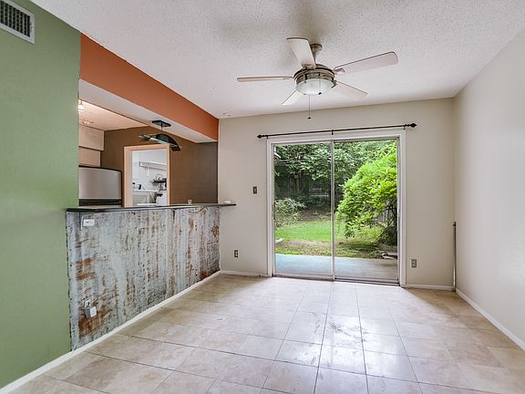5th image of 700 Castle Ridge Rd APT C