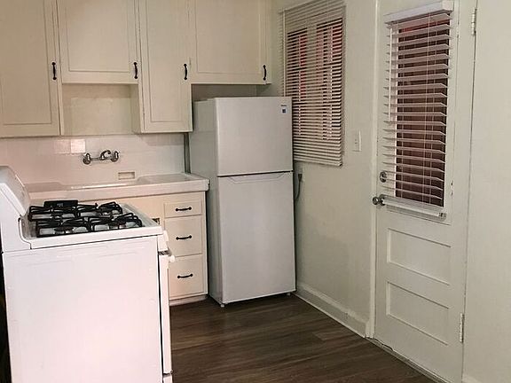 5th image of 3967 Centre St APT 14