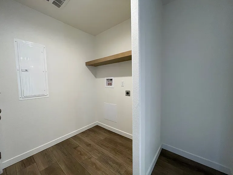609 Mildred St — Photo 41