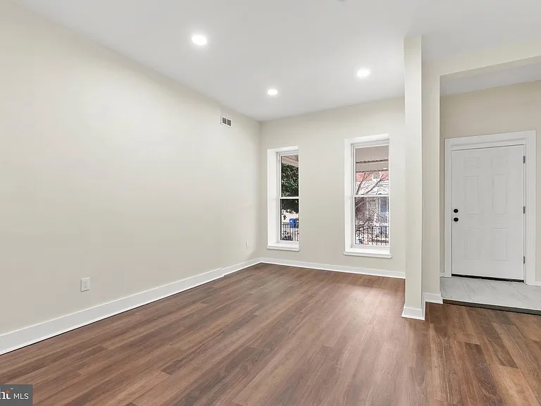 5431 Stewart St — Photo 7