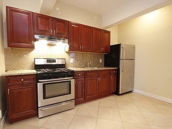4th image of 2024 Steinway St #1