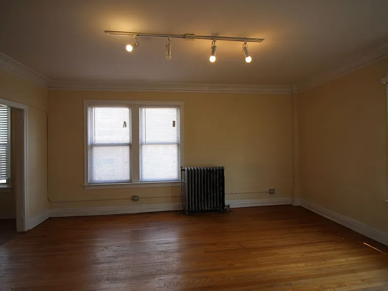1206-10 W Granville Ave — Photo 6