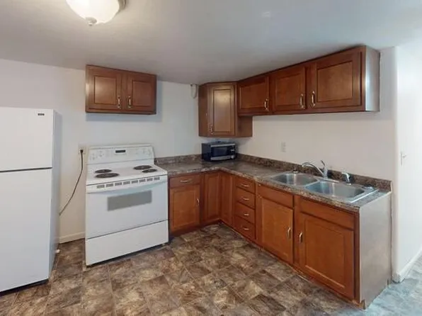 109 9th Ave NW #3, Mandan, ND 58554