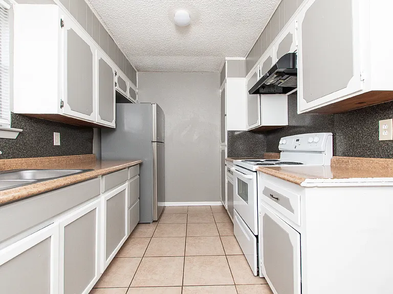 1520 McCarthy Ave — Photo 8