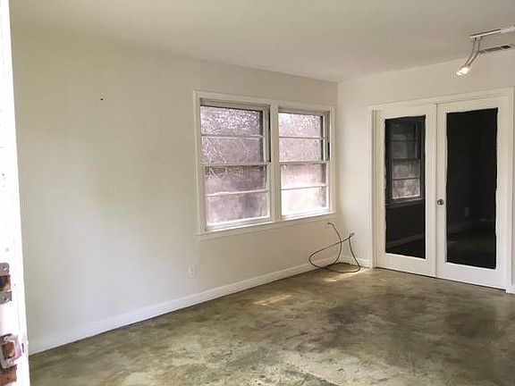 2nd image of 515 Sacramento Dr