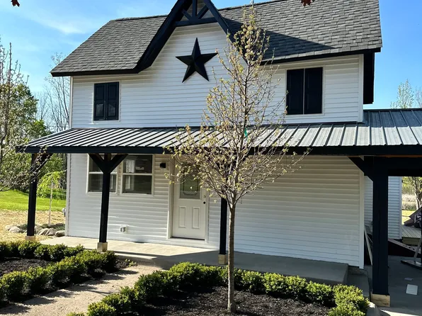 208 North St, Holly, MI 48442