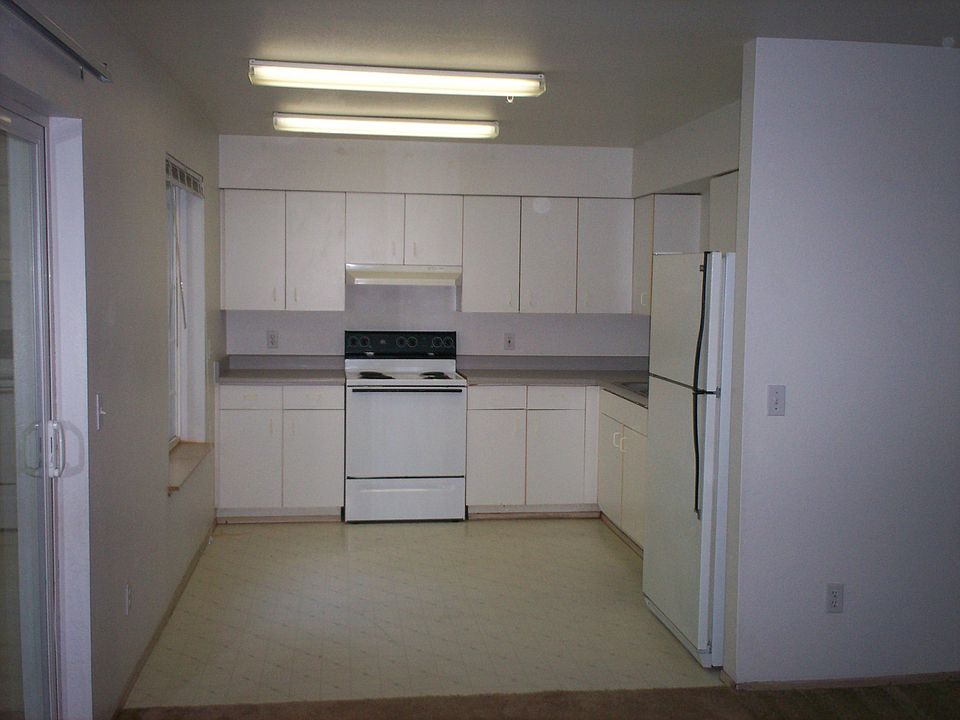 1st image of 468 Park St APT B202