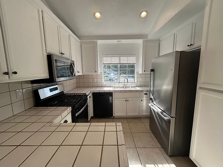 4093 Heartland Way — Photo 5