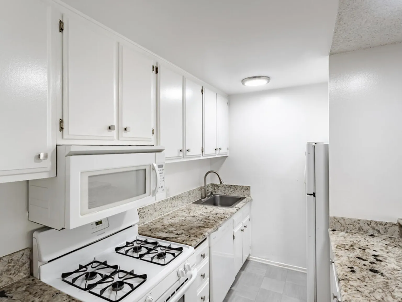 The Westwood Park Apartments — Photo 1